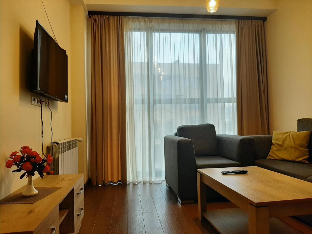 Pride Properties Welcomes You At 17 Buzant St 11-166 Yerevan Armenia 외부 사진