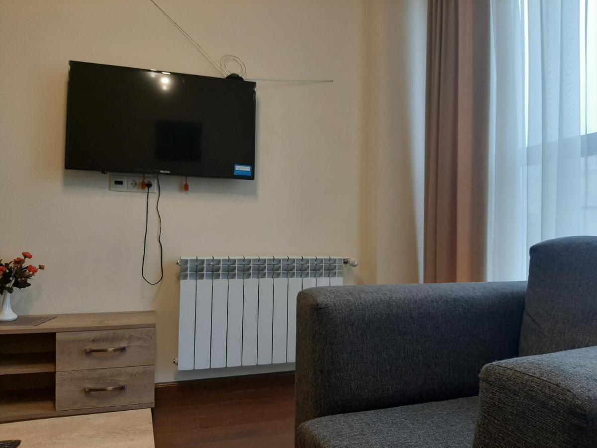 Pride Properties Welcomes You At 17 Buzant St 11-166 Yerevan Armenia 외부 사진