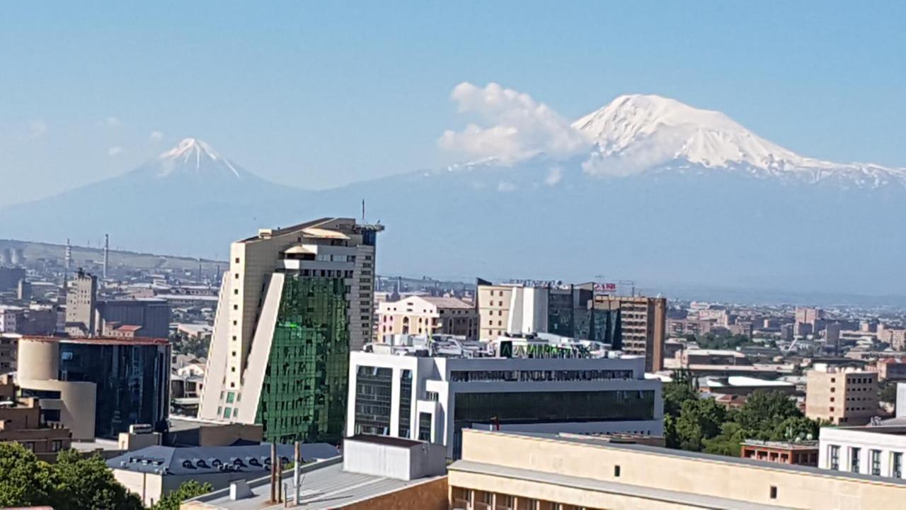 Pride Properties Welcomes You At 17 Buzant St 11-166 Yerevan Armenia 외부 사진