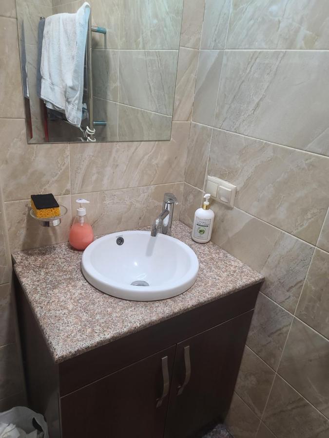 Pride Properties Welcomes You At 17 Buzant St 11-166 Yerevan Armenia 외부 사진